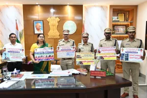 జాతీయ రహదారి భద్రత మాసోత్సవాల గోడప్రతులను ఆవిష్కరించిన జిల్లా కలెక్టర్ అభిలాష అభినవ్.