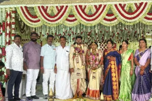 ​నూతన వధూవరులను ఆశీర్వదించిన పారిజాత నర్సింహారెడ్డి