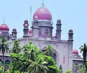 చట్టం కోవెలలో.. చీకటి నీడలా?