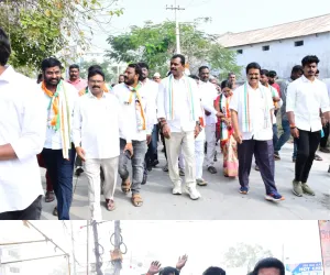 మున్సిపల్ ఎన్నికల్లో వార్డుల్లో ప్రచారం నిర్వహించిన ఎమ్మెల్యే మెగా రెడ్డి.