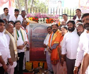 బ్రిడ్జి నిర్మాణానికి ఐటీ మంత్రి శ్రీధర్ బాబు శంకుస్థాపన