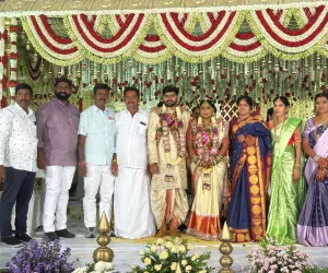 ​నూతన వధూవరులను ఆశీర్వదించిన పారిజాత నర్సింహారెడ్డి