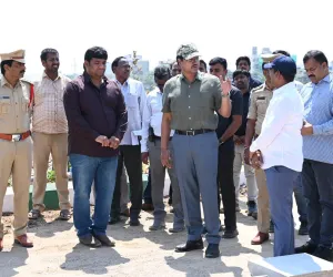 టీఎన్జీవో కాలనీలో రూ. 3,200 కోట్ల భూమి రక్షణ